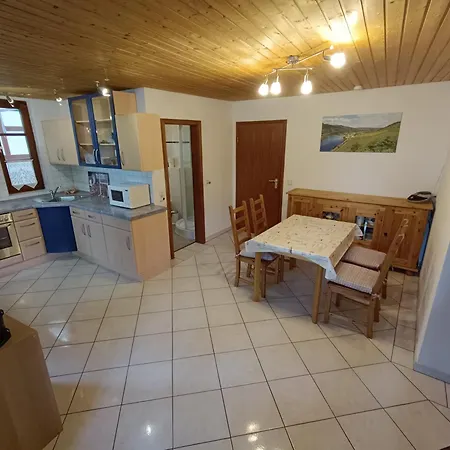 Апартаменты Moselferienweingut Schaefer Винтрих